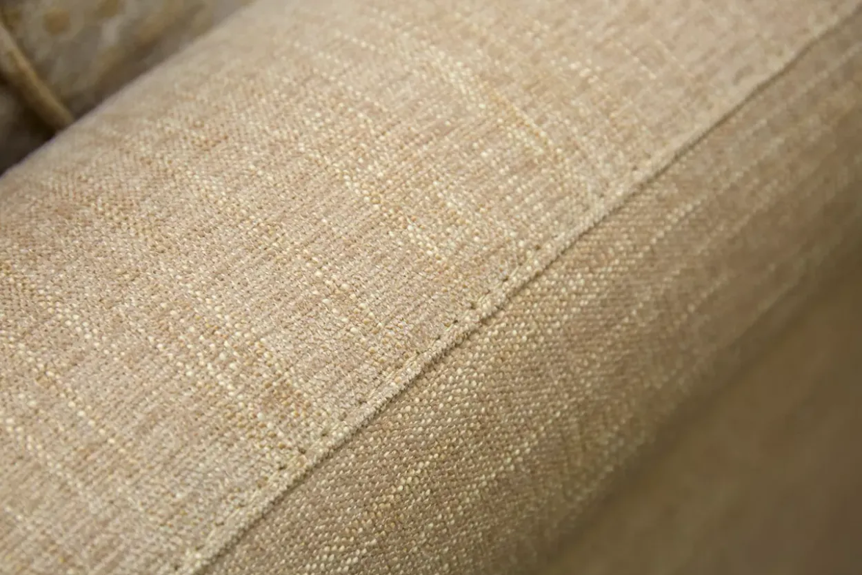 Ava Loveseat