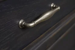 Blackburn Chest
