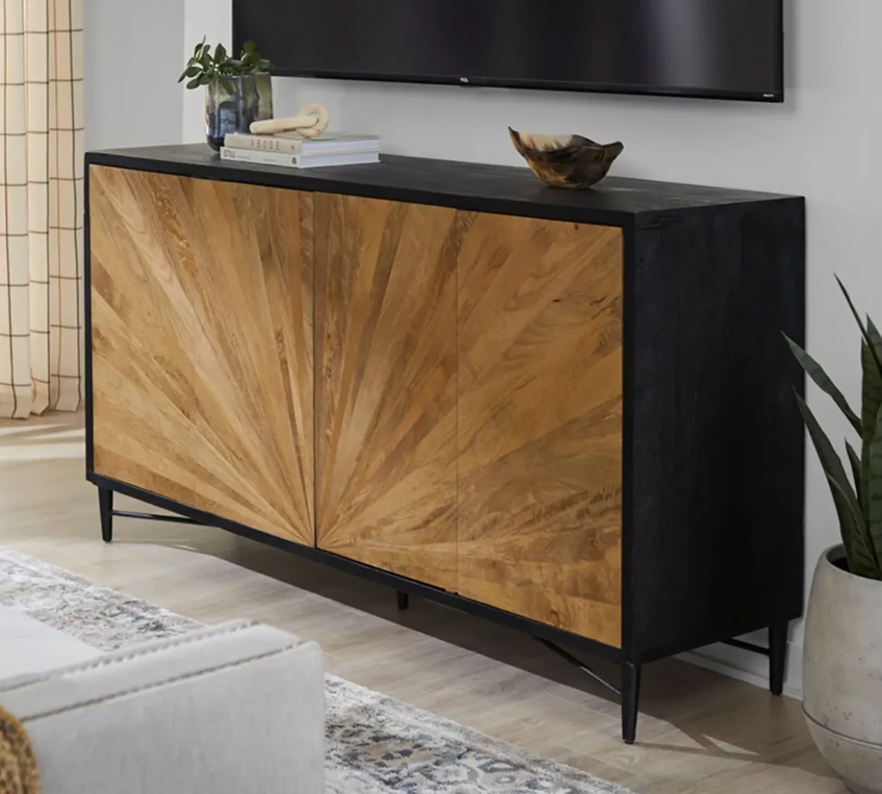 Cyrus Entertainment Console