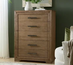 Hampton Chest