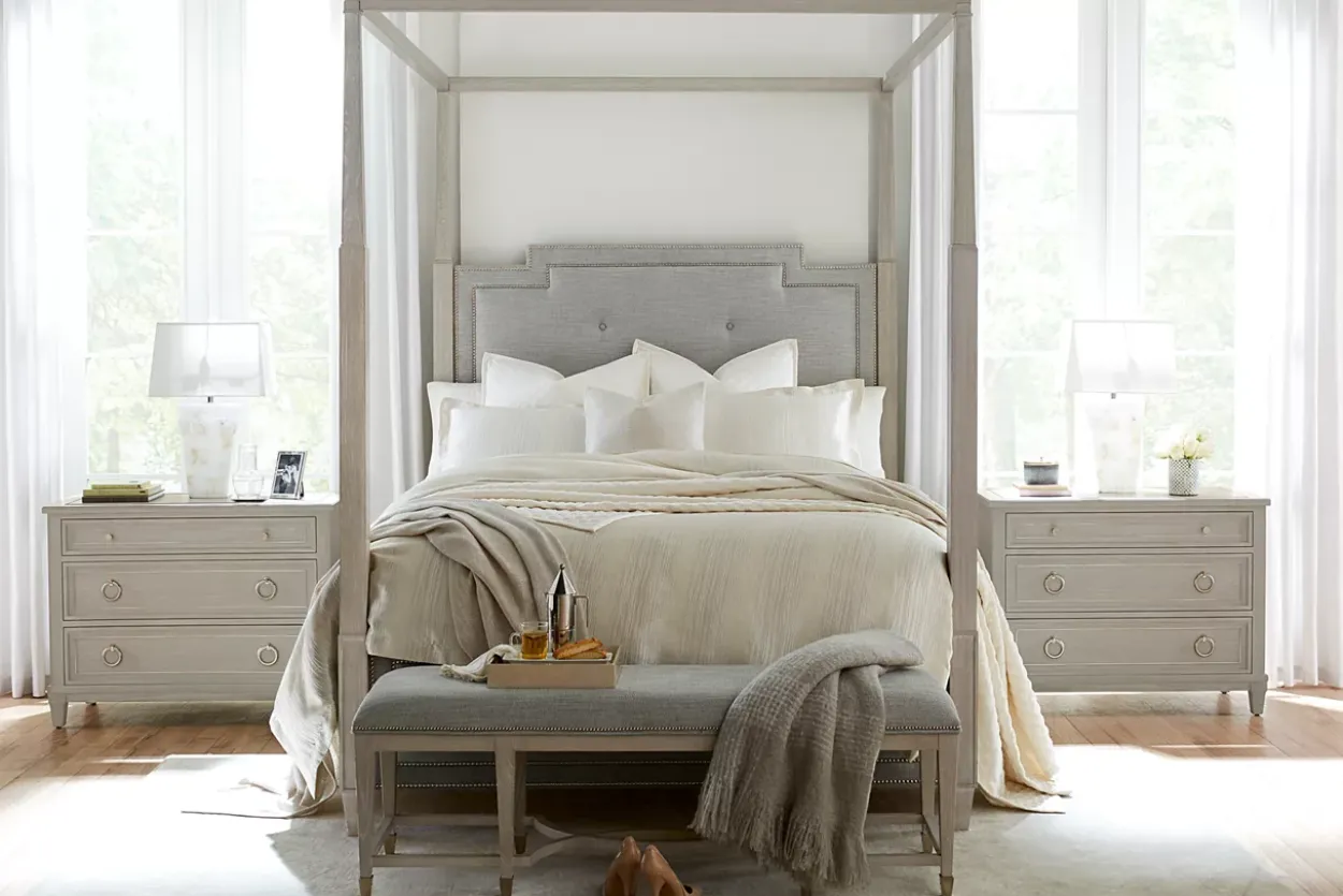Hyde Park Bachelor Chest