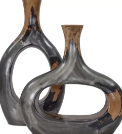 Lazaro Vase
