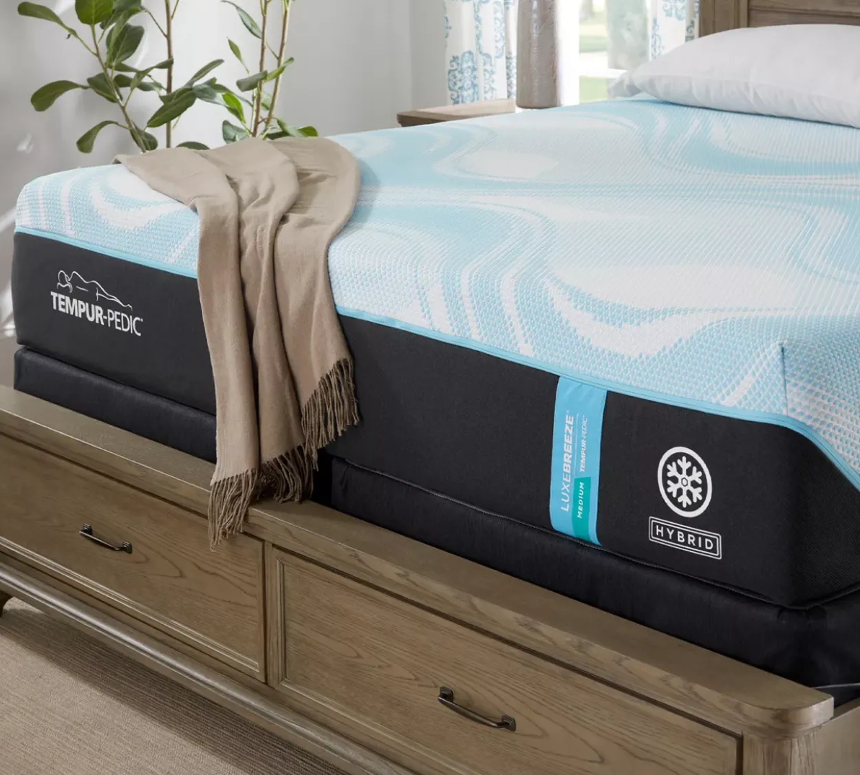 Luxe Breeze Medium Hybrid Mattress