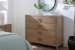 Lynwood Chest