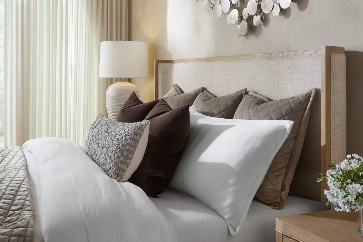 Lynwood Upholstered Bed
