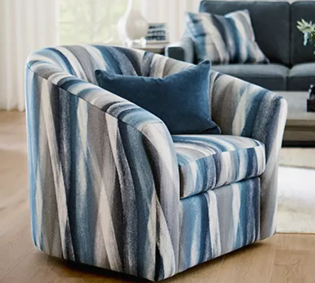 Shiloh Swivel Accent Chair