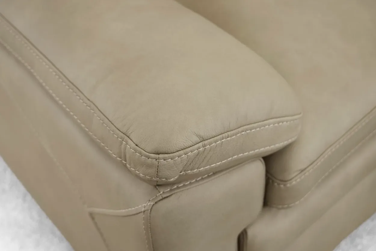 Stanley Loveseat