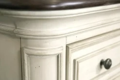 Veranda Bachelor Chest