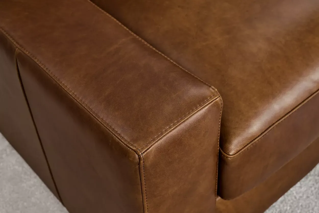 Verona Loveseat