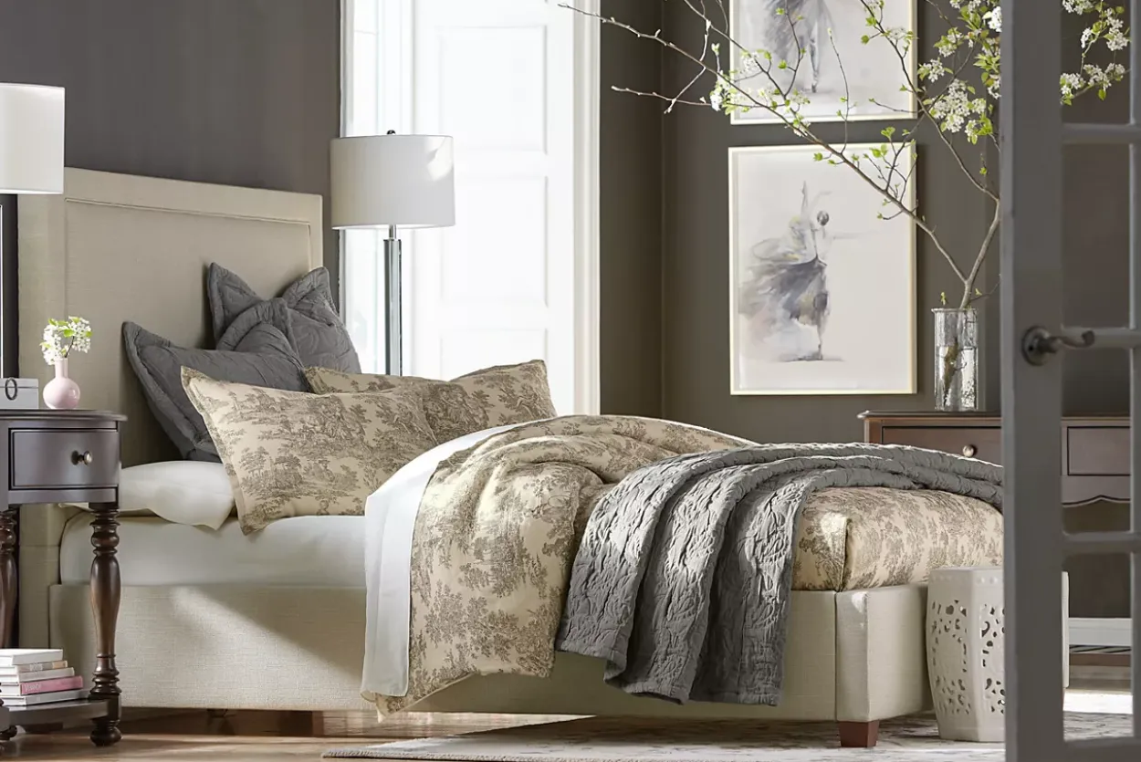 Wheatfield Upholstered Bed
